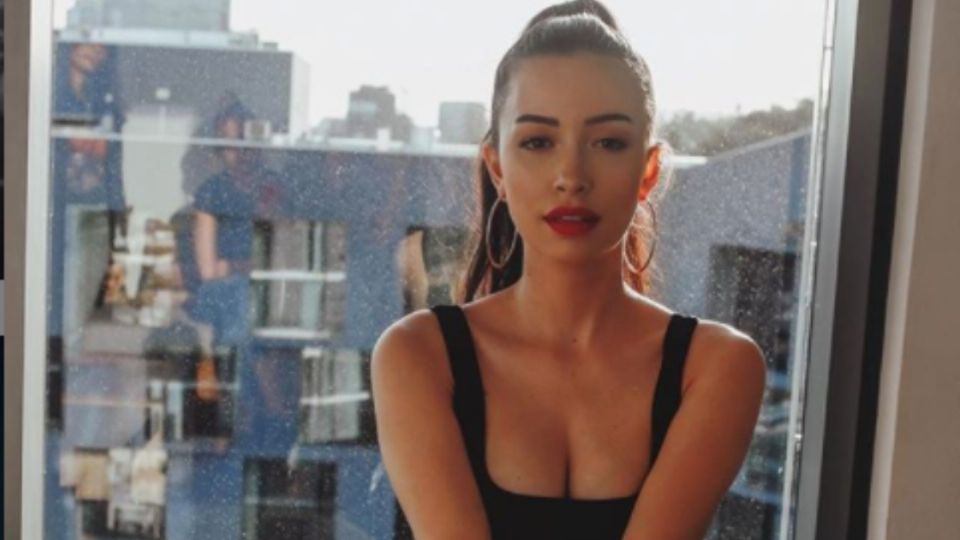 Christian Serratos, la hermosa actriz que interpretará a Selena FOTO IG christianserratos