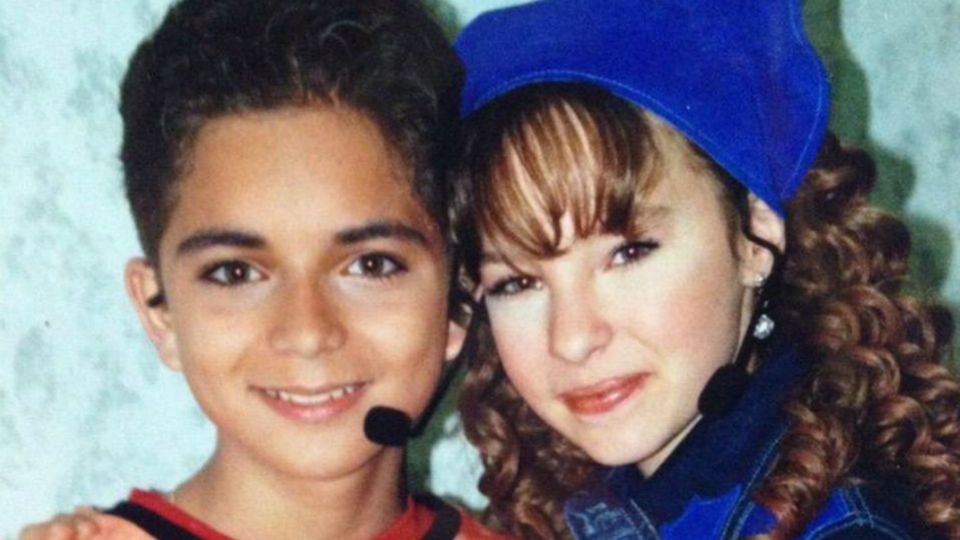 Hace 18 años este galán acompañó a  Belinda, su coprotagonista en la telenovela infantil. Foto: Especial