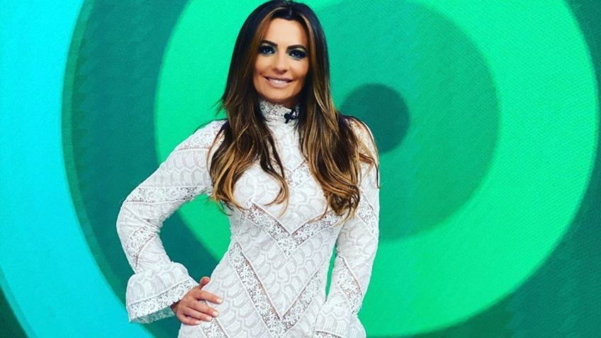 Cecilia Galliano enseña de más en “Hoy”; te mostramos sus vestidos más atrevidos