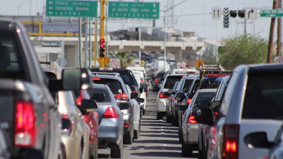 Se les recuerda a los automovilistas tomar en cuenta los desvíos por la reducción de carriles en el puente de Circuito Interior. Foto: Cuartoscuro