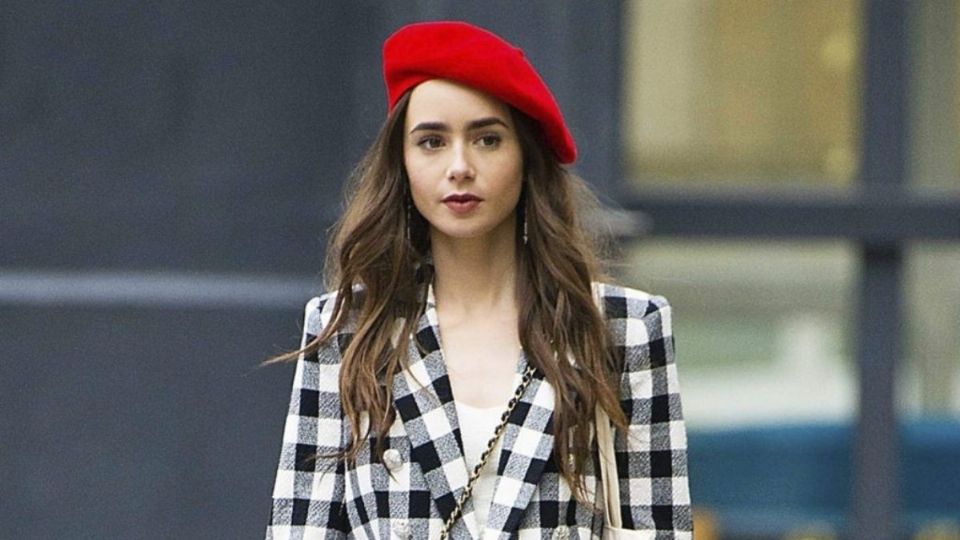 La actriz y modelo británica-estadounidense Lily Collins. Foto: Netflix