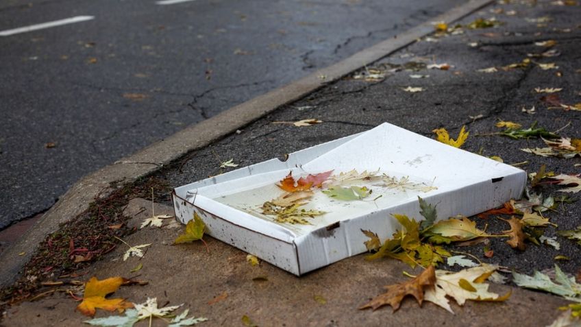 "No tengo para mantenerlo": Anciano abandona a BEBÉ dentro de caja de pizza