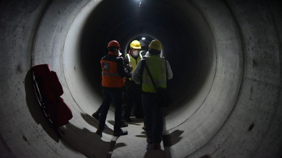 La sustitución de la subestación de 85 kilovoltios alimentará a 17 subestaciones de rectificación y el cableado de
media tensión y tracción; se estima que tendrá un tiempo de vida útil de 30 años. Foto: Daniel Ojeda