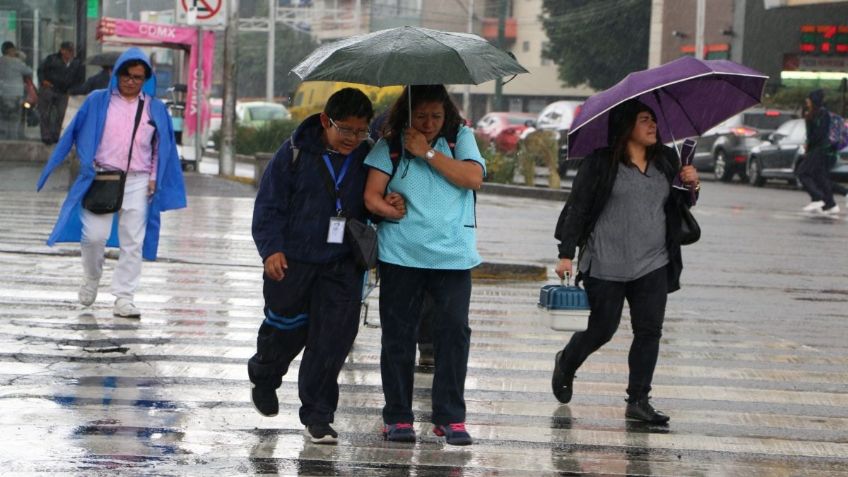 Clima CDMX: Llueve en cuatro alcaldías; Metro reduce velocidad de sus trenes en tres líneas