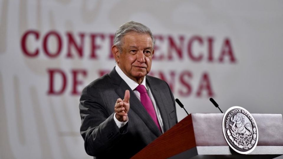 AMLO busca que FRENAAA deje libre, por un día, el Zócalo capitalino FOTO Guillermo O'Gam