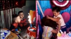 ¡Surgen los niños del pastel! No pelean y se unen para apagar la vela: VIDEO VIRAL