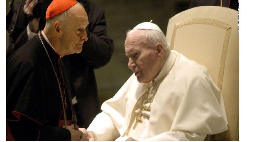 Papa Juan Pablo II desestimó abusos sexuales del Cardenal McCarrick; indica nuevo informe del Vaticano