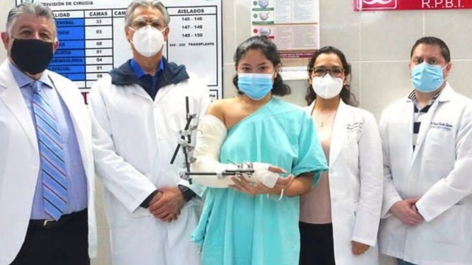 LOGRO MÉDICO. Melissa de 20 años, fue atendida en el IMSS de León. Foto: Especial