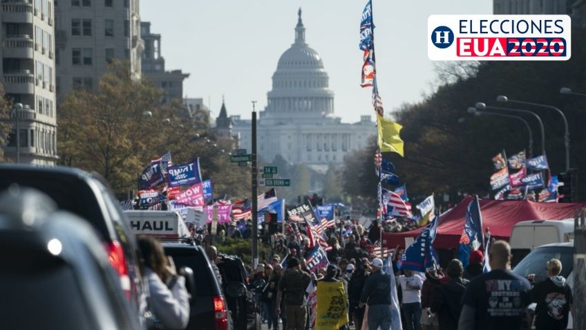 Donald Trump complace a seguidores al pasar en caravana durante manifestación de apoyo: VIDEO