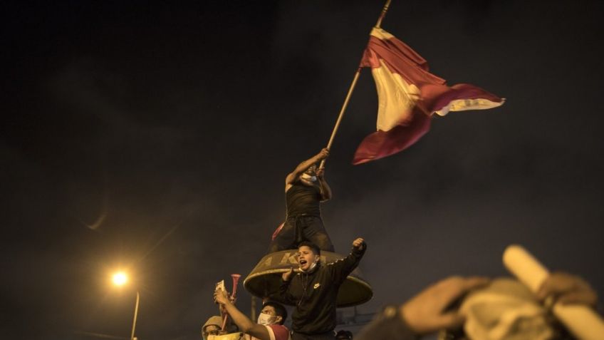 Violenta jornada de protestas en Perú, contra Merino, dejan un muerto