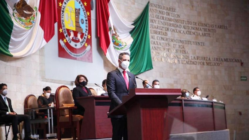 Alejandro Murat entrega Cuarto Informe de Gobierno al congreso de Oaxaca