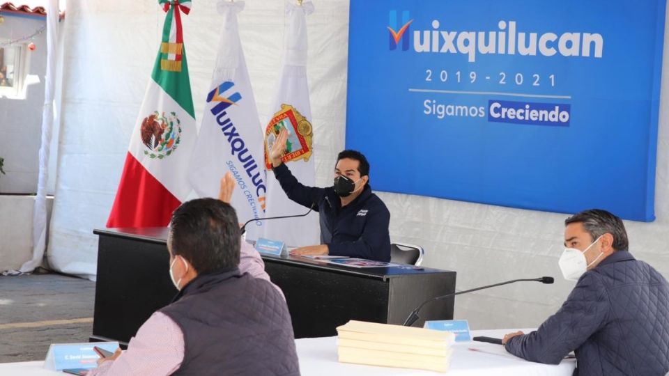 El alcalde de Huixquilucan, Enrique Vargas del Villar, anunció los apoyos del ayuntamiento durante este Buen Fin. Foto: Especial