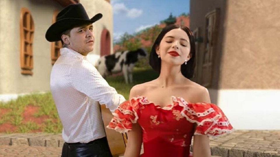 Christian Nodal y Ángela Aguilar durante su primer dueto. Foto: Especial