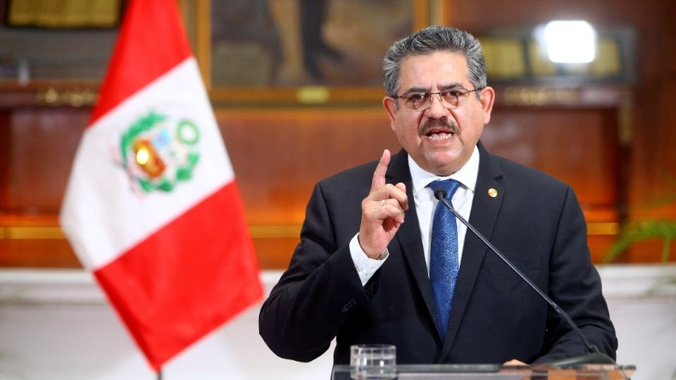 Manuel Merino renuncia a la presidencia de Perú tras marchas: Reuters