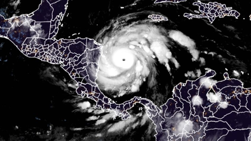 Huracán Iota ya es categoría 5 y causa alarma en Centroamérica