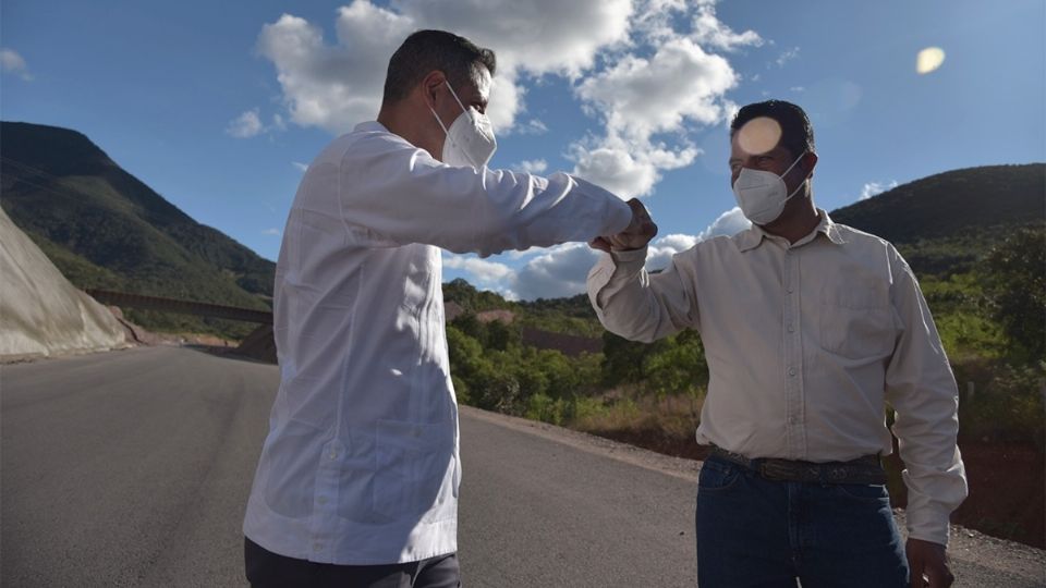 NOVEDOSO. Para su informe, el gobernador Alejandro Murat difundió documentales con beneficiarios. Foto: Especial