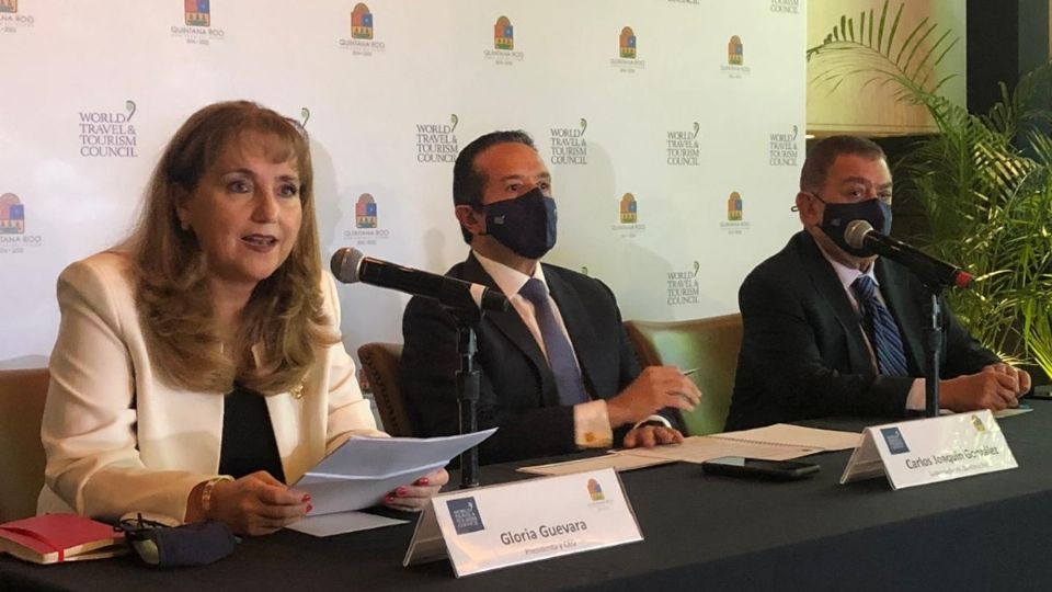 El gobernador de Quintana Roo, Carlos Joaquín, y Gloria Guevara, presidenta del Consejo Mundial de Viajes y Turismo, anunciaron la propuesta. Foto: Especial