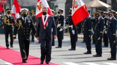 Francisco Sagasti asumió como nuevo presidente de Perú, pide perdón por manifestantes