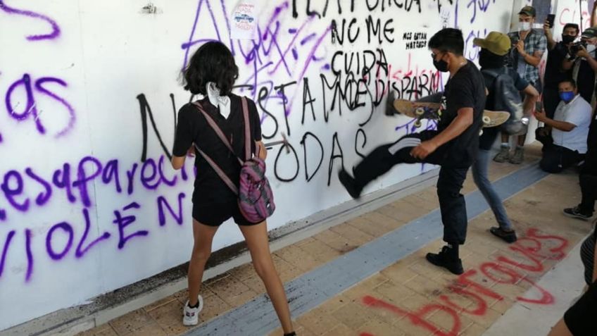 Infiltran vándalos marcha