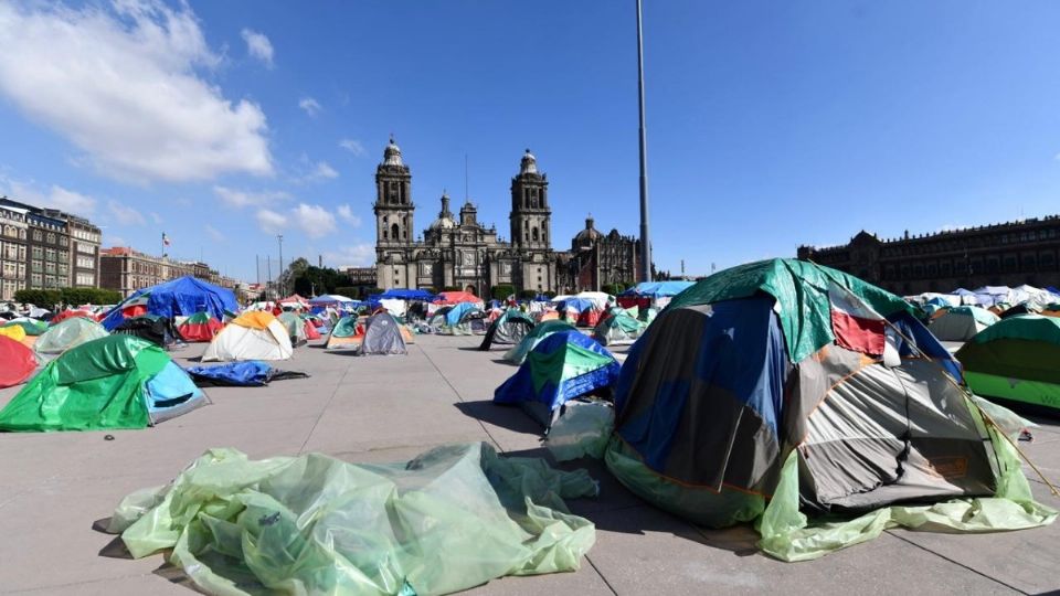 DESLINDE. El dirigente de FRENAAA, Gilberto Lozano se desmarcó de quienes siguen en el Zócalo. FOTO: GUILLERMO O'GAM