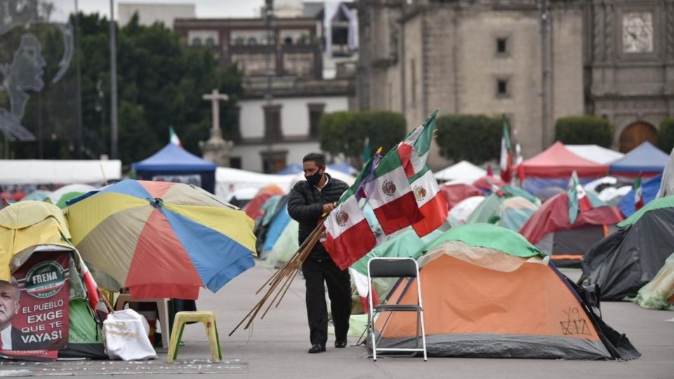 Una parte del plantón ya fue levantada y otra aún se mantiene. Foto: Daniel Ojeda