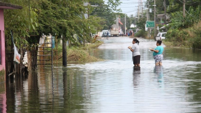 Gobernador de Michoacán envía tráiler con ayuda para damnificados de Tabasco