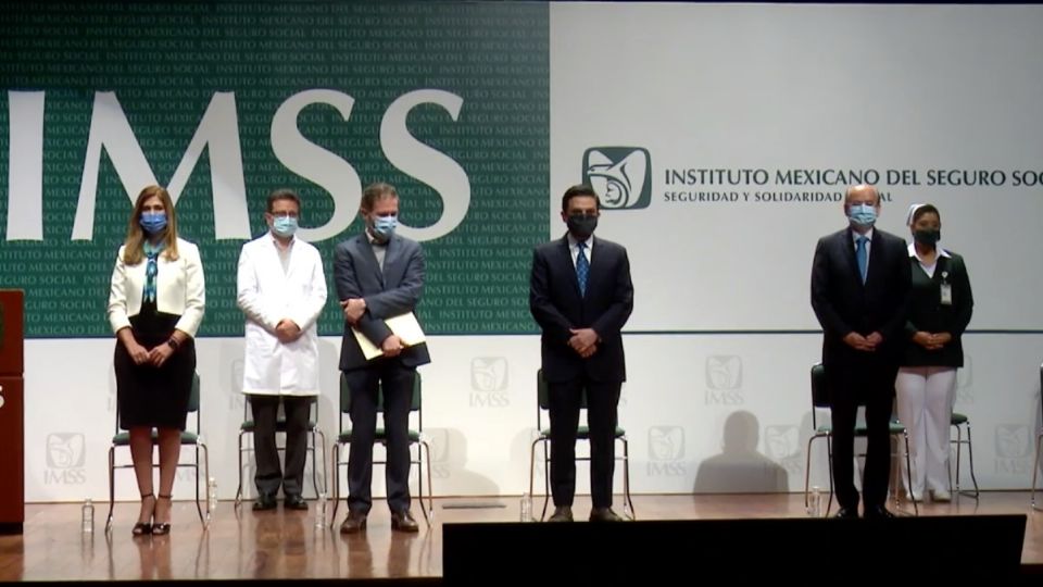 El director general del IMSS, Zoé Robledo, encabezó una ceremonia por el Día de las Técnicas y Técnicos en Atención y Orientación al Derechohabiente. Foto: Captura de pantalla