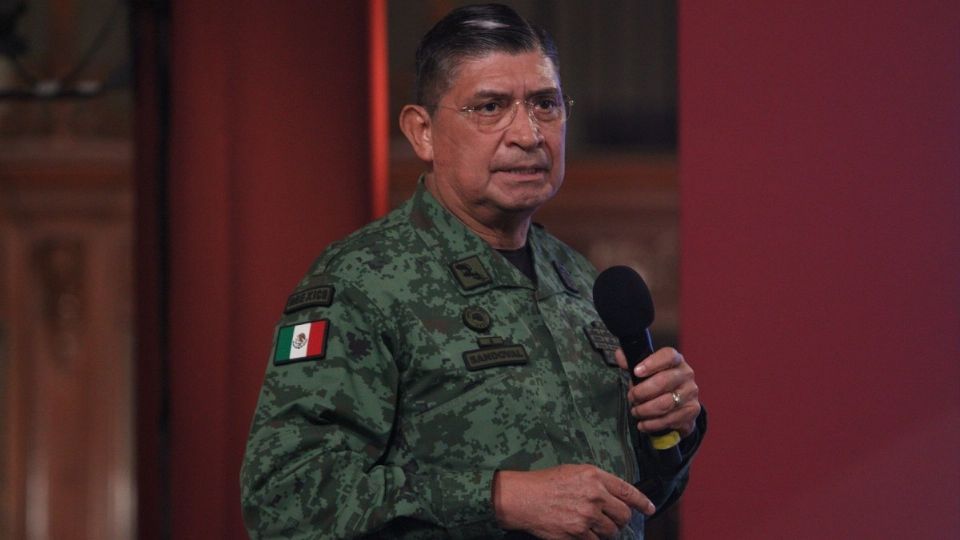 Luis Cresencio Sandoval González, secretario de la Defensa Nacional (Sedena), garantizó su apoyo a Rosa Icela Rodríguez. Foto: Cuartoscuro