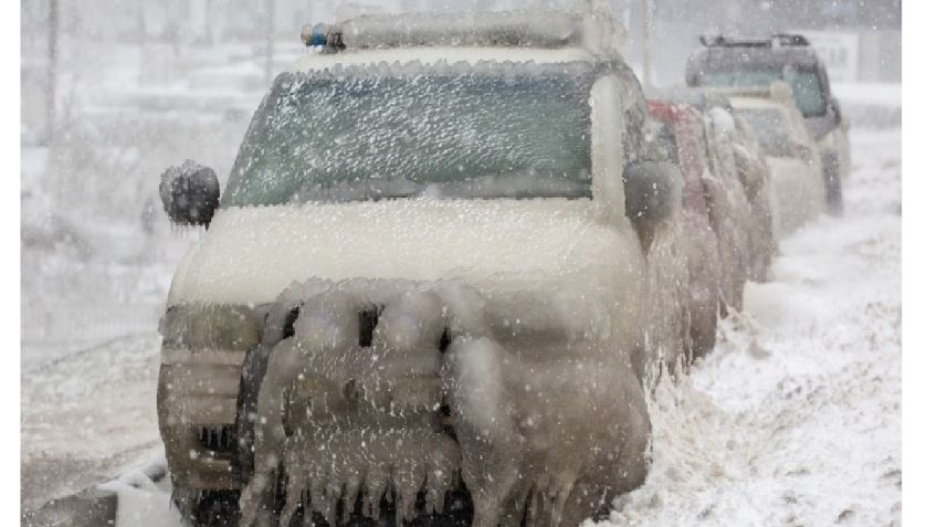 VIDEO VIRAL: ¡Increíble! Lluvias y heladas convierten a ciudad rusa en una pista de hielo