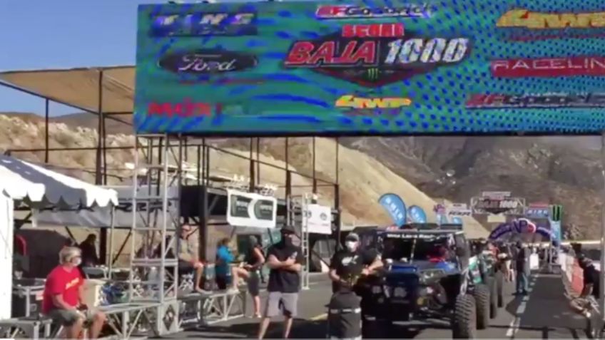 Dan Banderazo de salida para la carrera 'Baja 1000'