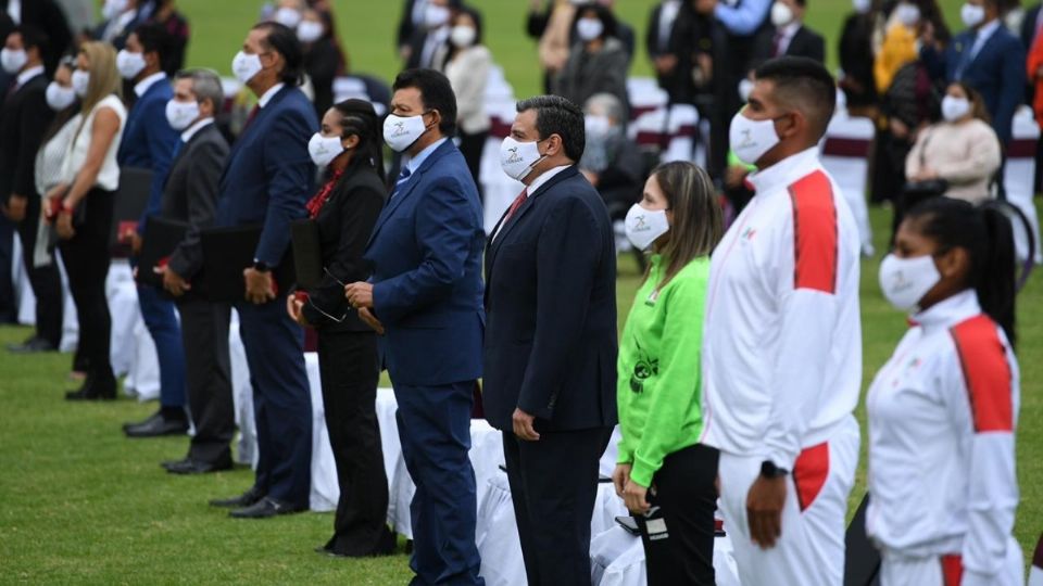 'El Toro' fue reconocido por su trayectoria en el deporte y entre los invitados se encontraba Julio Urías. Foto: Leslie Pérez