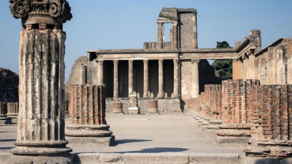 Arqueólogos descubrieron los restos de dos hombres atrapados en la erupción de Pompeya
FOTO: Twitter