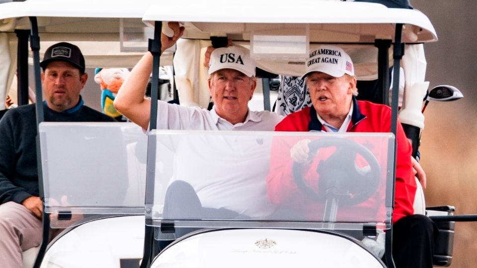 DESDEÑA DEBATE. Trump hizo una fugaz aparición en el G20, luego fue a jugar golf, mientras se discutían medidas contra la pandemia. Foto: EFE