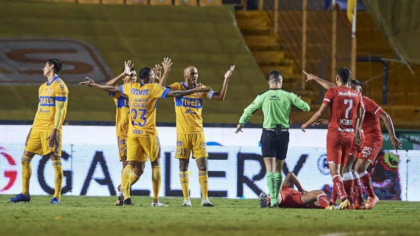 ¡Insólito! Jugador de Tigres es expulsado DOS VECES en el mismo partido