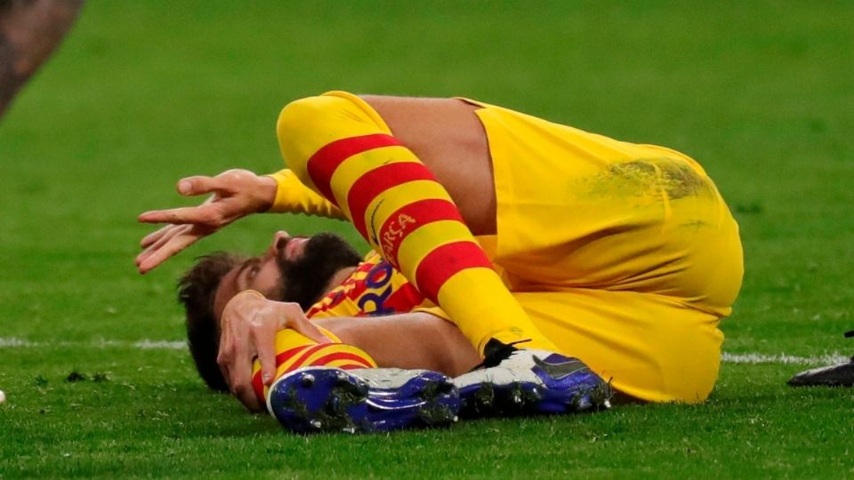 El defensa español sufrió una fuerte lesión ante el Atlético. Foto: EFE