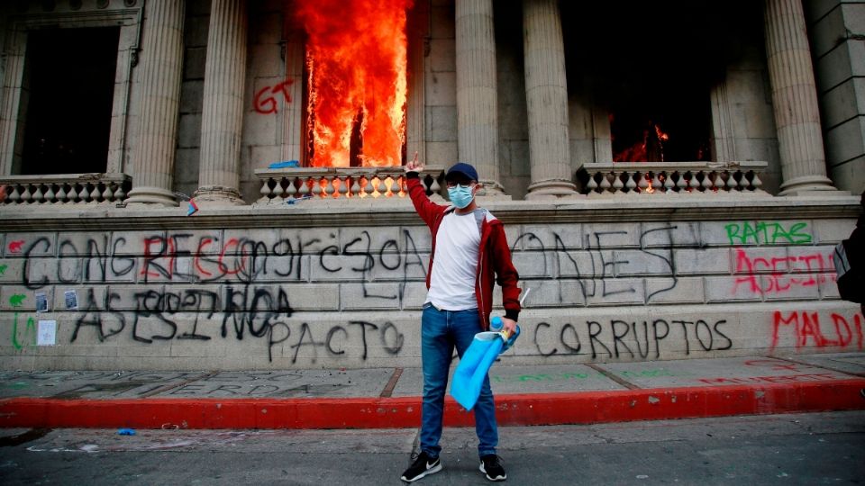 Las autoridades de Guatemala se encuentran ante una fuerte crisis social y política. Foto: EFE