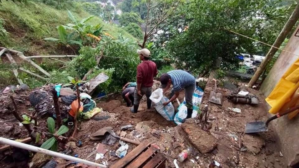 Autoridades llevaron a cabo la limpieza en la zona. FOTO: Especial