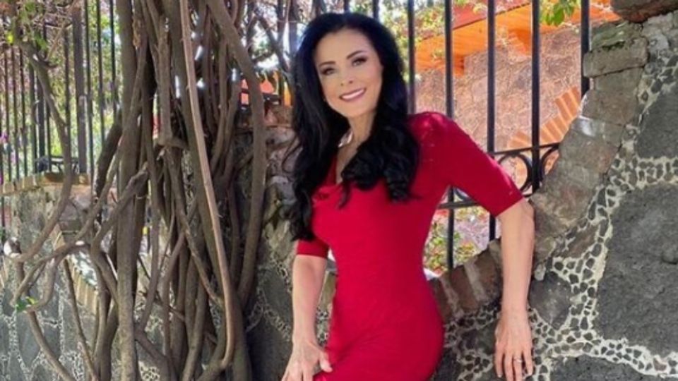 Lourdes Munguía deleita a sus seguidores en redes sociales con atrevida fotografía. Foto: Instagram