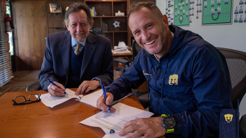 Andrés Lillini firmó una extensión por años con el equipo de los Pumas. Foto: @PumasMX