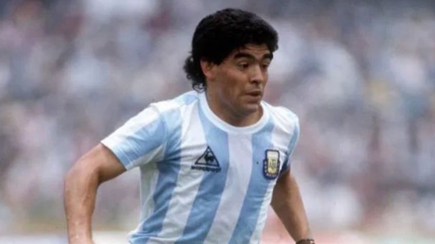 Maradona vs Pelé, ¿quién es el mejor futbolista de la historia?