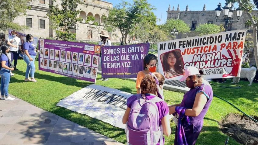 VIDEO: Instalan antimonumenta en Plaza de Armas en Guadalajara