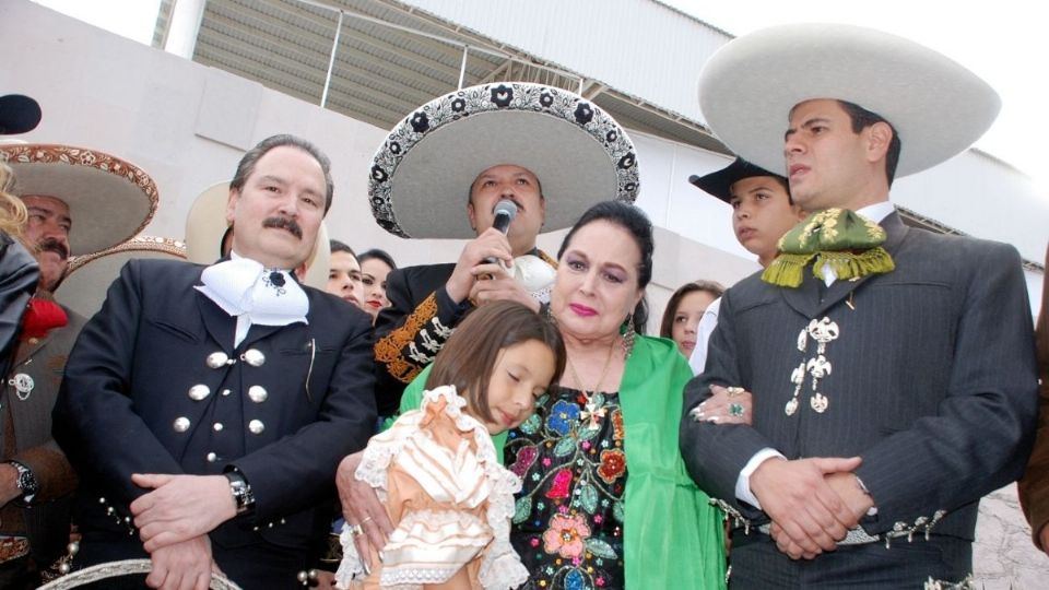 La familia Aguilar es una de las más exitosas del medio artístico, encabezada por Flor Silvestre y Antonio Aguilar. Foto: Especial