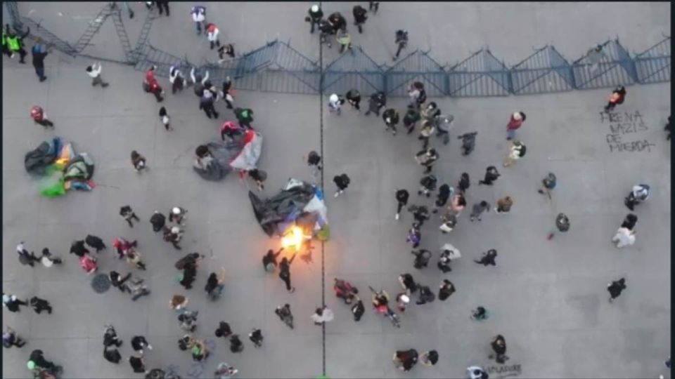 Las casas fueron desarmadas en plena plancha del zócalo. Foto: Daniel Ojeda