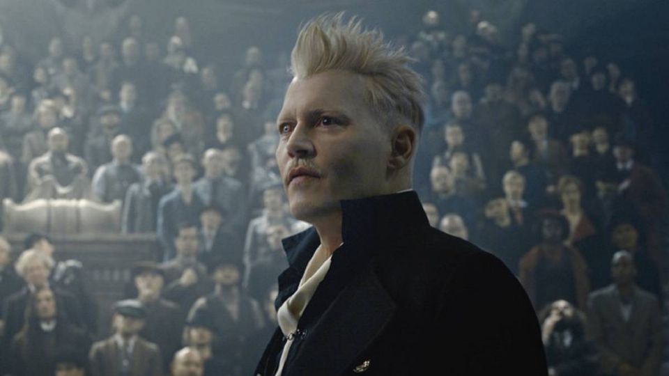 Johnny Depp daba vida al villano Grindelwald. Foto: Especial