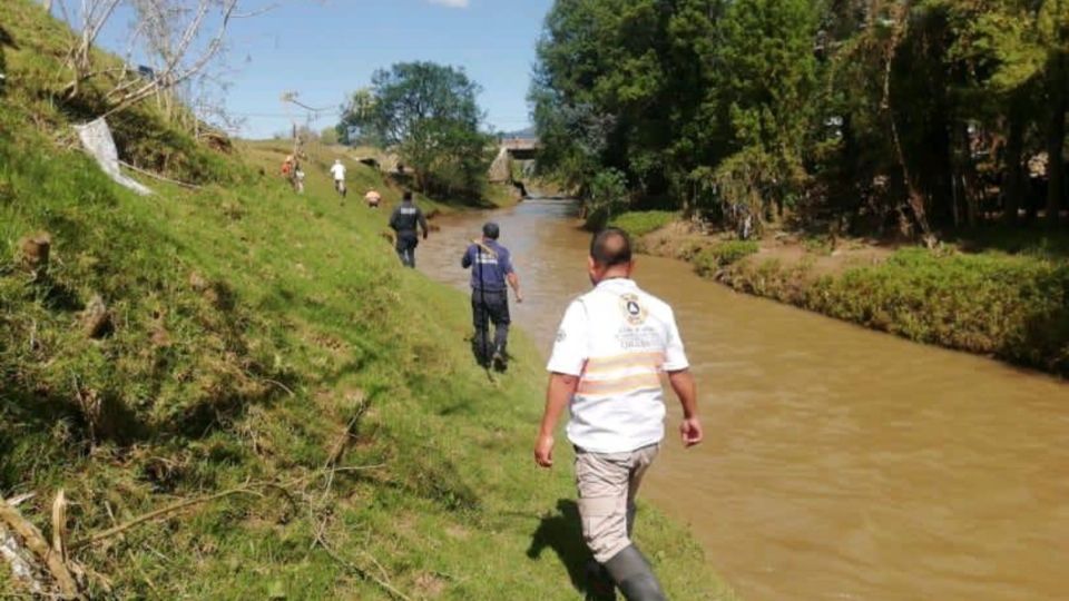 Jugaba acompañada de dos menores más cuando al parecer se asustó con el sonido de un trique Foto: Especial