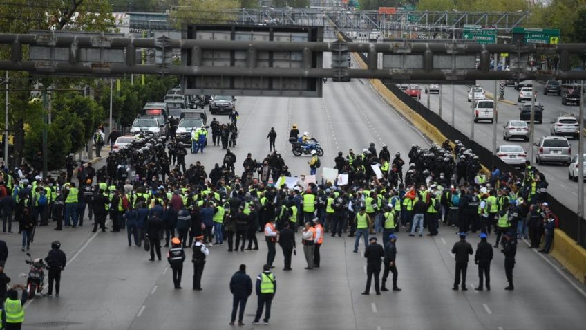 ¡Toma precauciones! Bloquean accesos al aeropuerto de la CDMX