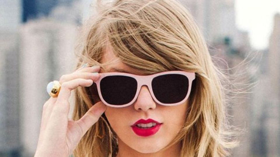 Los flequillos serán tendencia para este invierno, tal como los ha llevado por mucho tiempo Taylor Swift. Foto: Especial