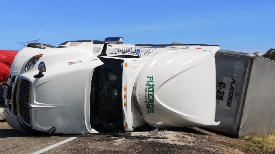 Cabe destacar que de manera oficial la Comisión Nacional del Agua (CONAGUA), ha emitido boletines donde señala que la velocidad del viento llega a 100 kilómetros por hora.