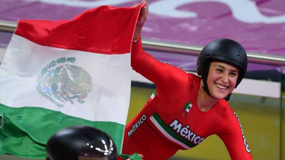 Además de la ciclista, las jaliscienses Lucila Venegas y Renata Zarazúa también fueron galardonadas con este reconocimiento Foto: Especial