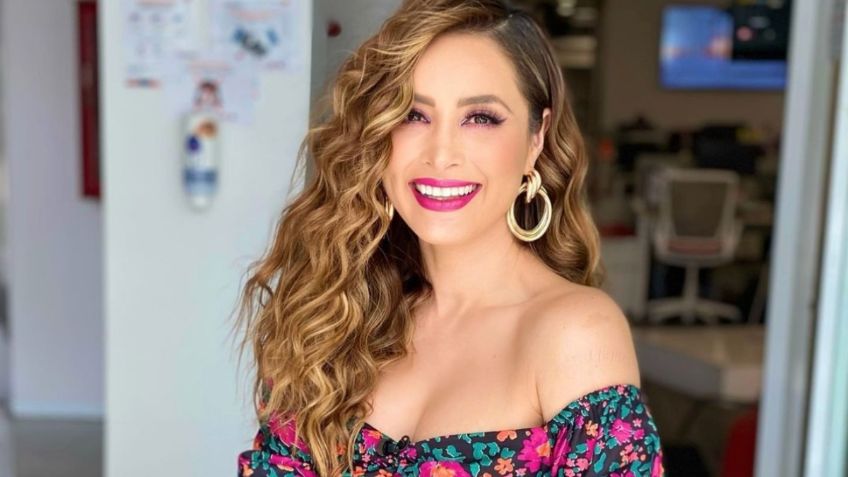 Cynthia Rodriguez festeja su cumpleaños con elegante saco, ¡pero se le olvida el pantalón!